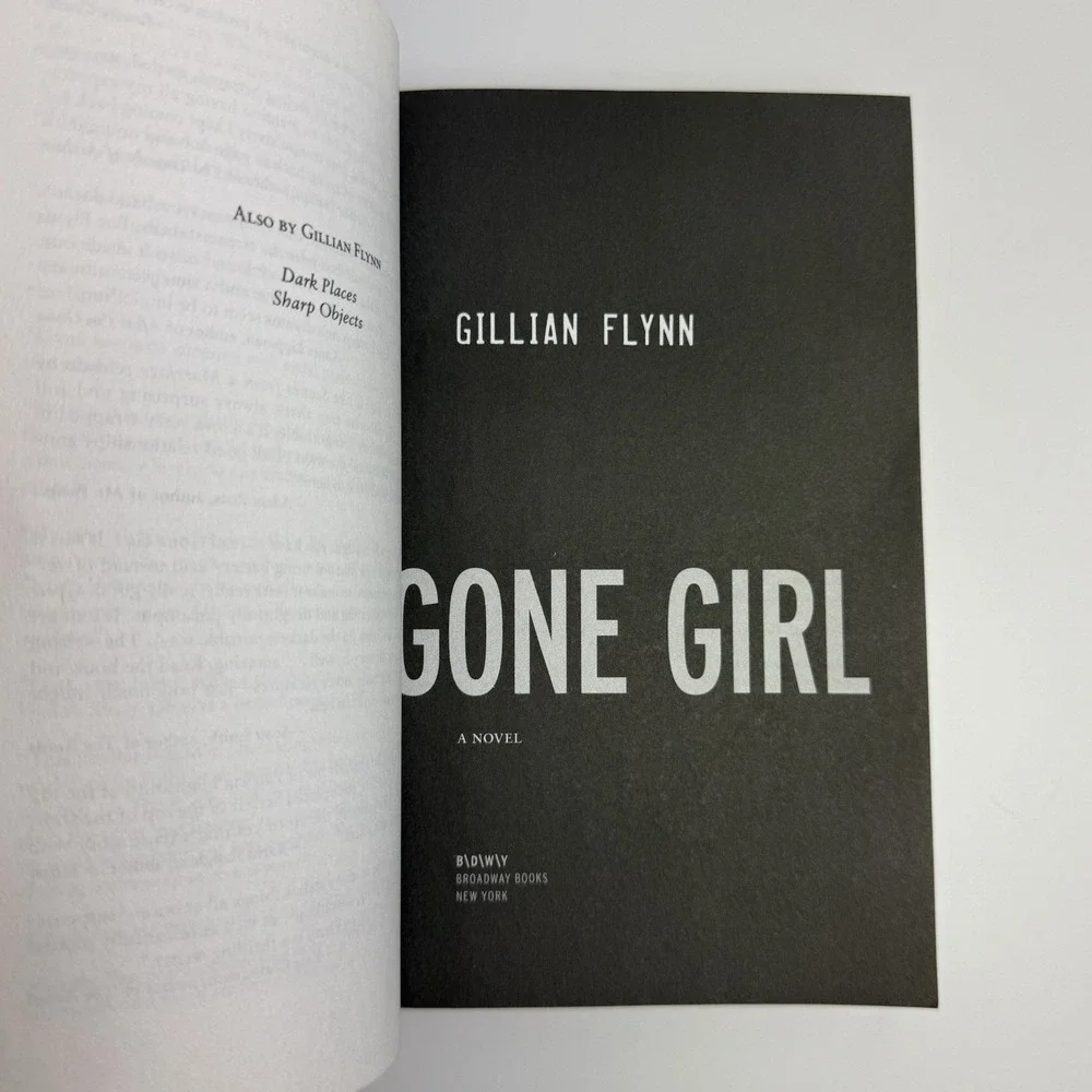 Gillian Flynn Gone Girl First Movie Tie In Dark Places Paperback 2-Book Book Lot